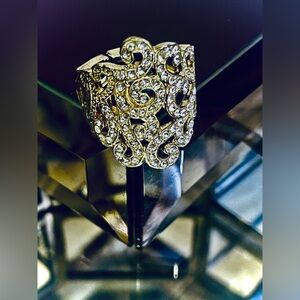 Elegant Gold and Silver Filigree Ring